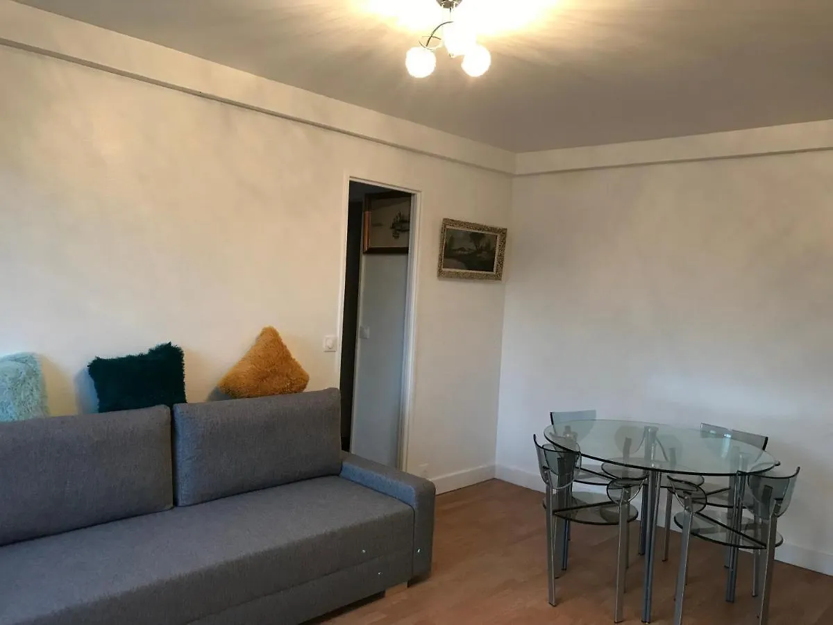 F2 Belle Vue Aqueduc Avec Balcon Apartment Arcueil