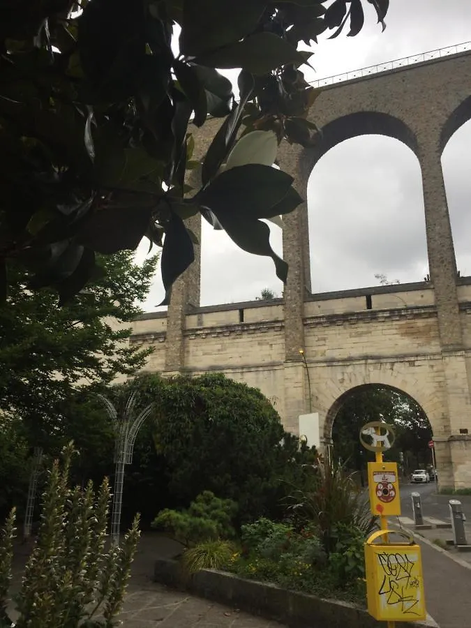 F2 Belle Vue Aqueduc Avec Balcon Apartment Arcueil