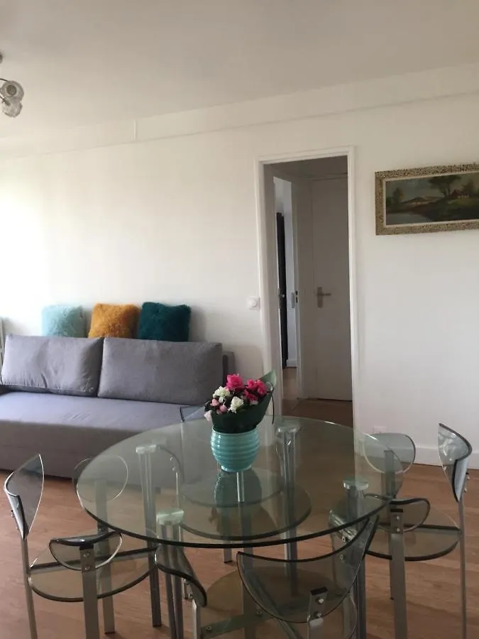 F2 Belle Vue Aqueduc Avec Balcon Apartment Arcueil France