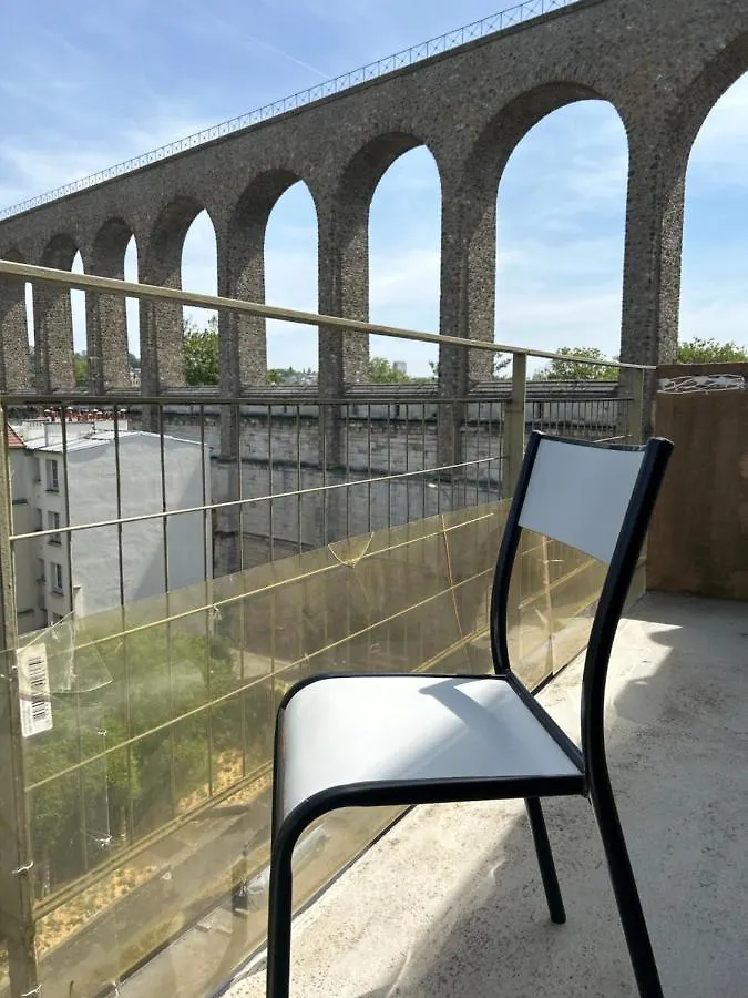 F2 Belle Vue Aqueduc Avec Balcon Apartment Arcueil